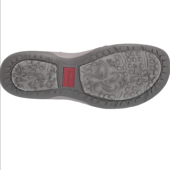 sketchers red sandals